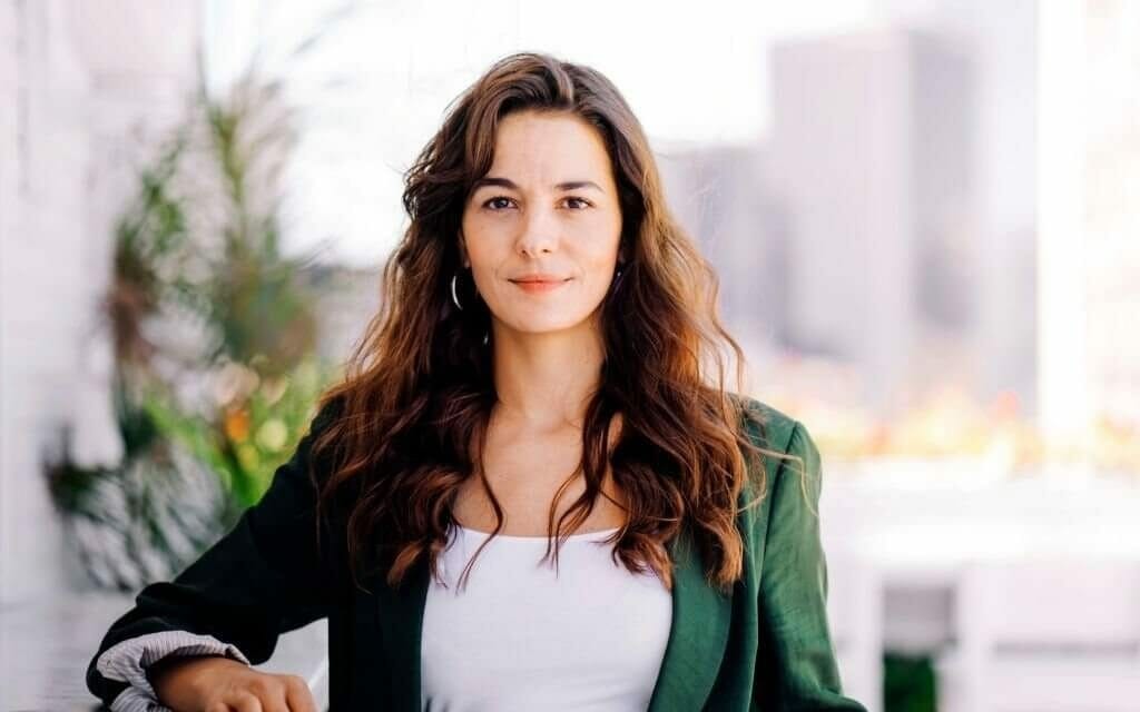 What factors have shaped the personalities of modern Argentinian Women?